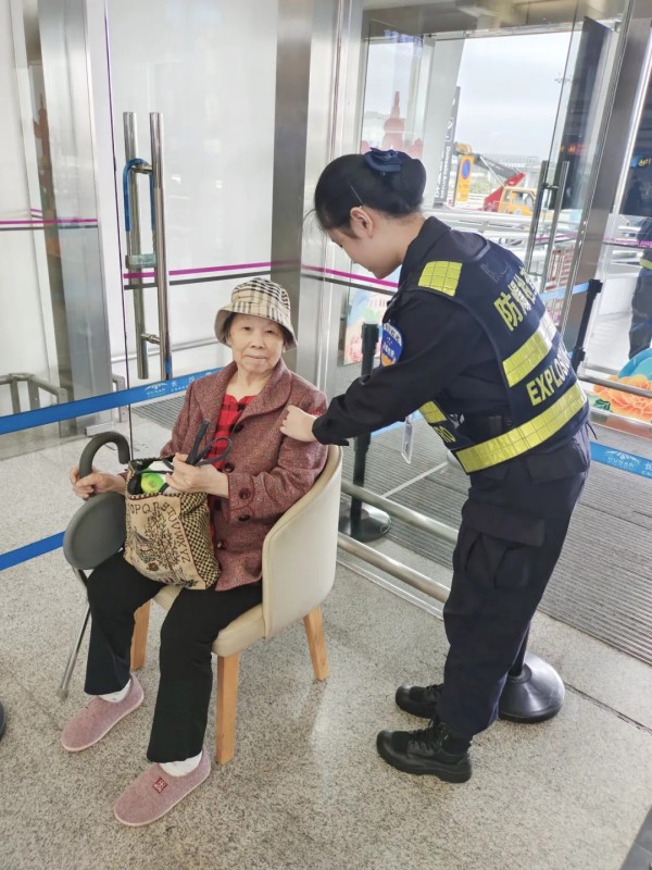 長沙紅光保安服務(wù)有限公司,長沙安保服務(wù),長沙安全服務(wù),長沙非武裝押運,勞務(wù)派遣服務(wù)
